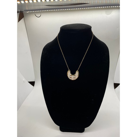 Stella & Dot Gold Tone Pendant Necklace || Reversible Pendant || 2-in-1 necklace - Picture 8 of 9